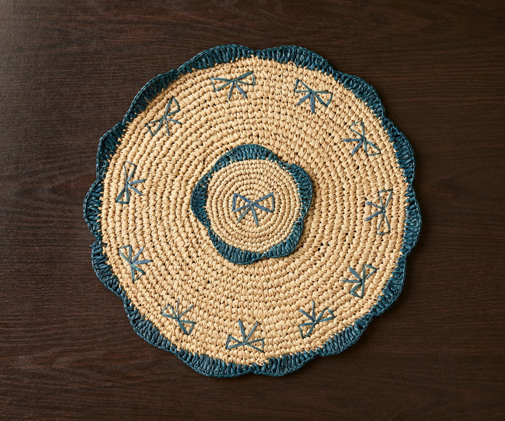 Handwoven Raffia Fringe Coaster by Payton James – Bohemian Candle Mat, Rustic Table Decor, Natural Raffia Palm - Che Cose Belle