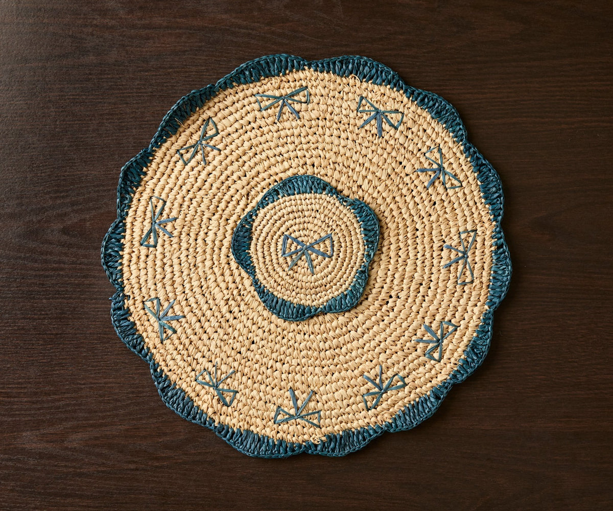 Handwoven Raffia Fringe Coaster by Payton James – Bohemian Candle Mat, Rustic Table Decor, Natural Raffia Palm - Che Cose Belle