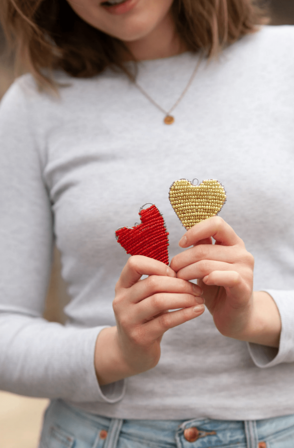 Heart of Wealth Love Heart Charm Handcrafted Beaded Holiday and Valentine Day Ornaments - Colorful Boho Indigenous Beads with Wire Hook, Lightweight Decorative Hanging Ornament Gift for Her - Che Cose Belle