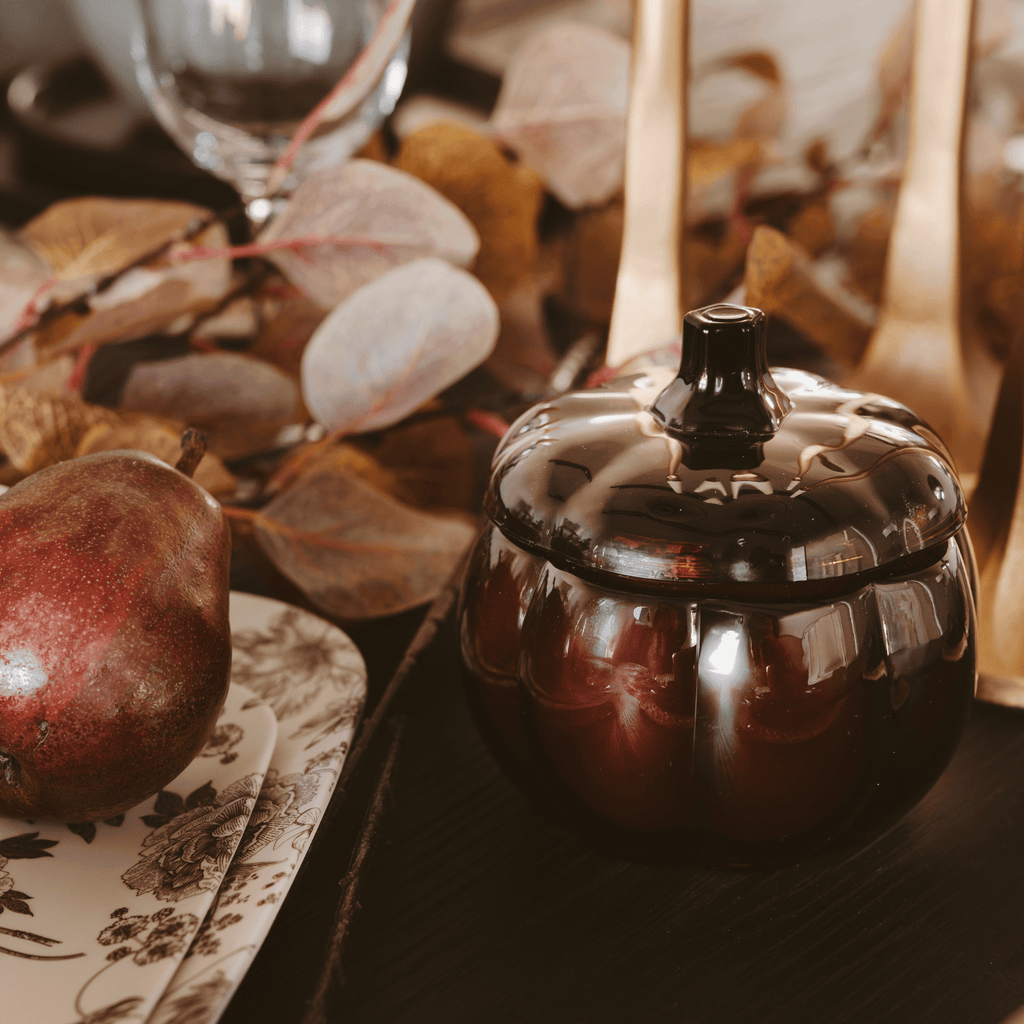 Hello Fall Soy Candle - Amber Glass Pumpkin Jar - 20 oz - Che Cose Belle