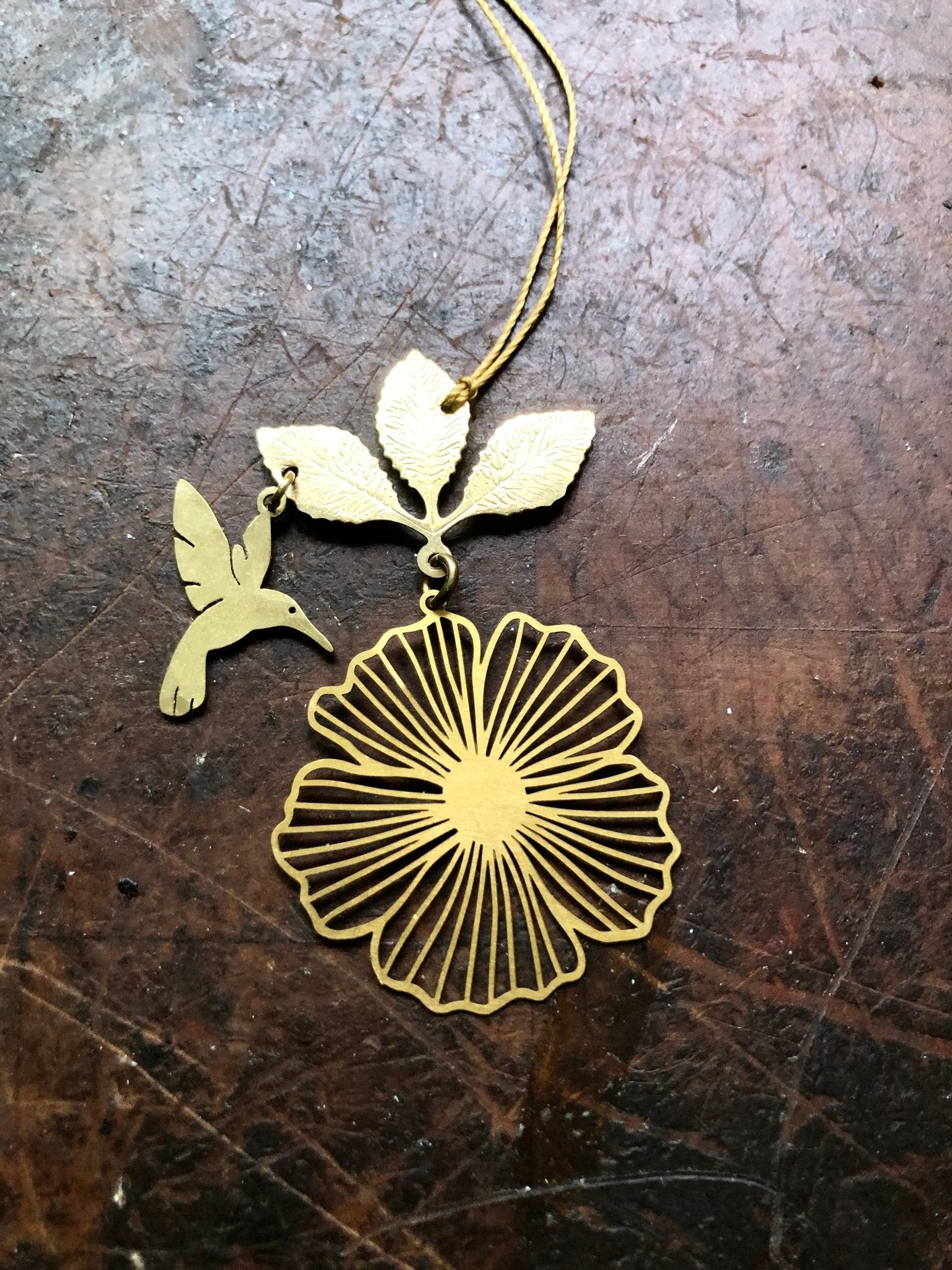 Hibiscus Hummingbird Ornament - Che Cose Belle