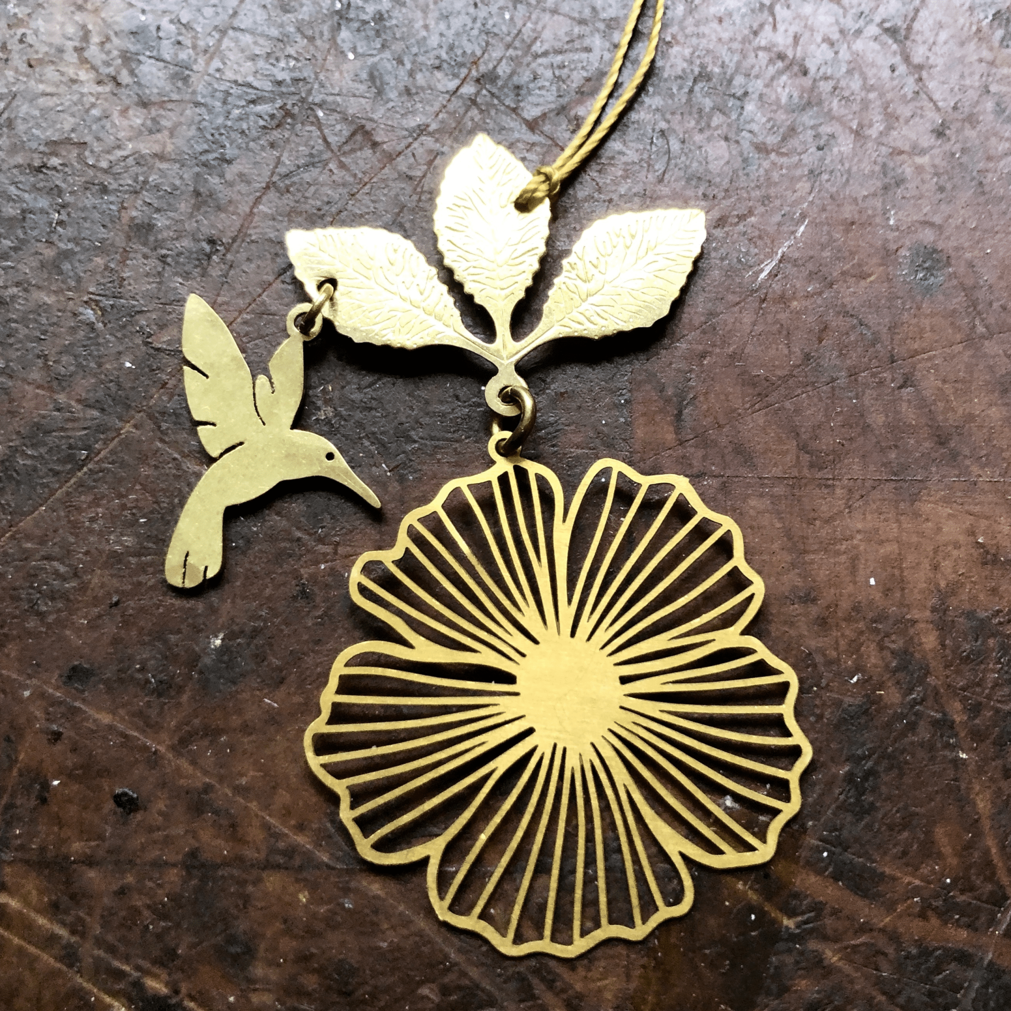 Hibiscus Hummingbird Ornament - Che Cose Belle