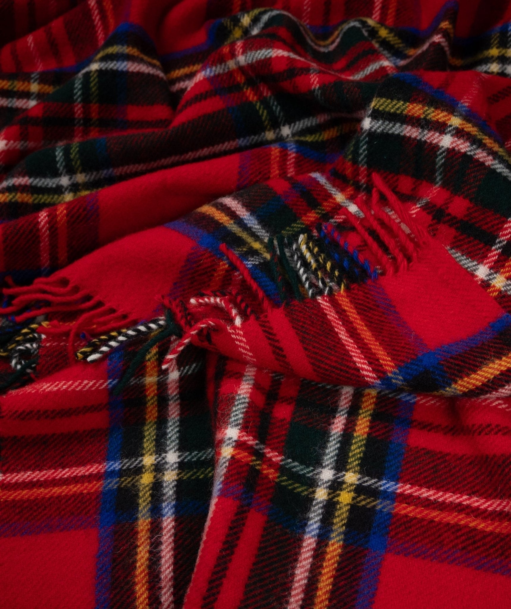 Highland Tweeds Pure New Wool Fluffy Throw ~ Royal Stewart ~ - Che Cose Belle