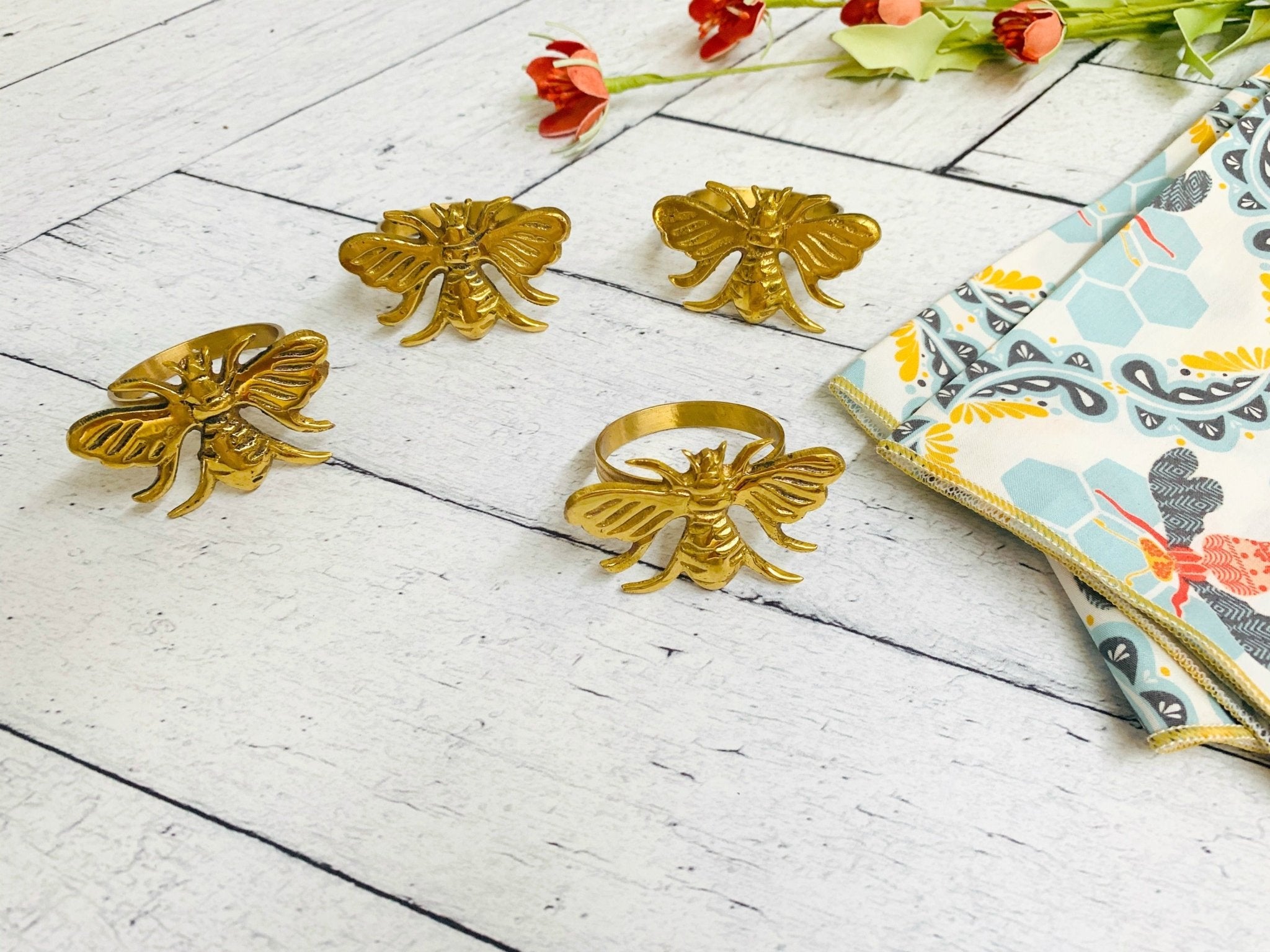 Honey Bee Cloth Napkins, set of four - Che Cose Belle