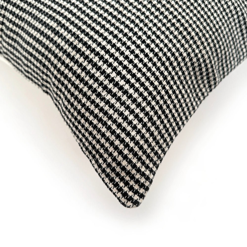 Houndstooth Cotton Pillow Cover - Che Cose Belle