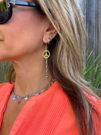 HUGGIE HOOP EARRINGS - Che Cose Belle