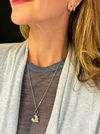 HUGGIE HOOP EARRINGS - Che Cose Belle