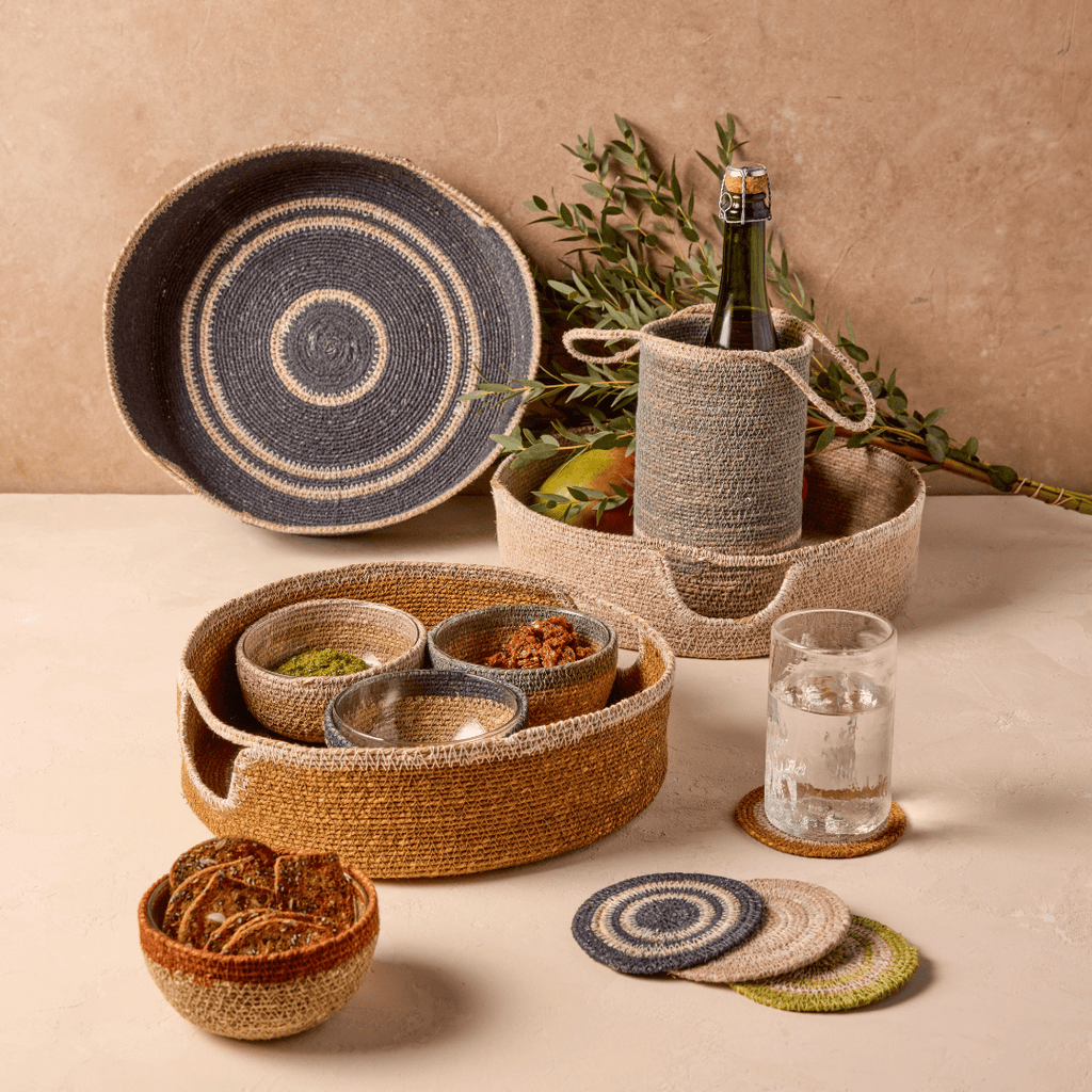 Hydra Woven Seagrass Bottle Holder, Seafoam - Che Cose Belle