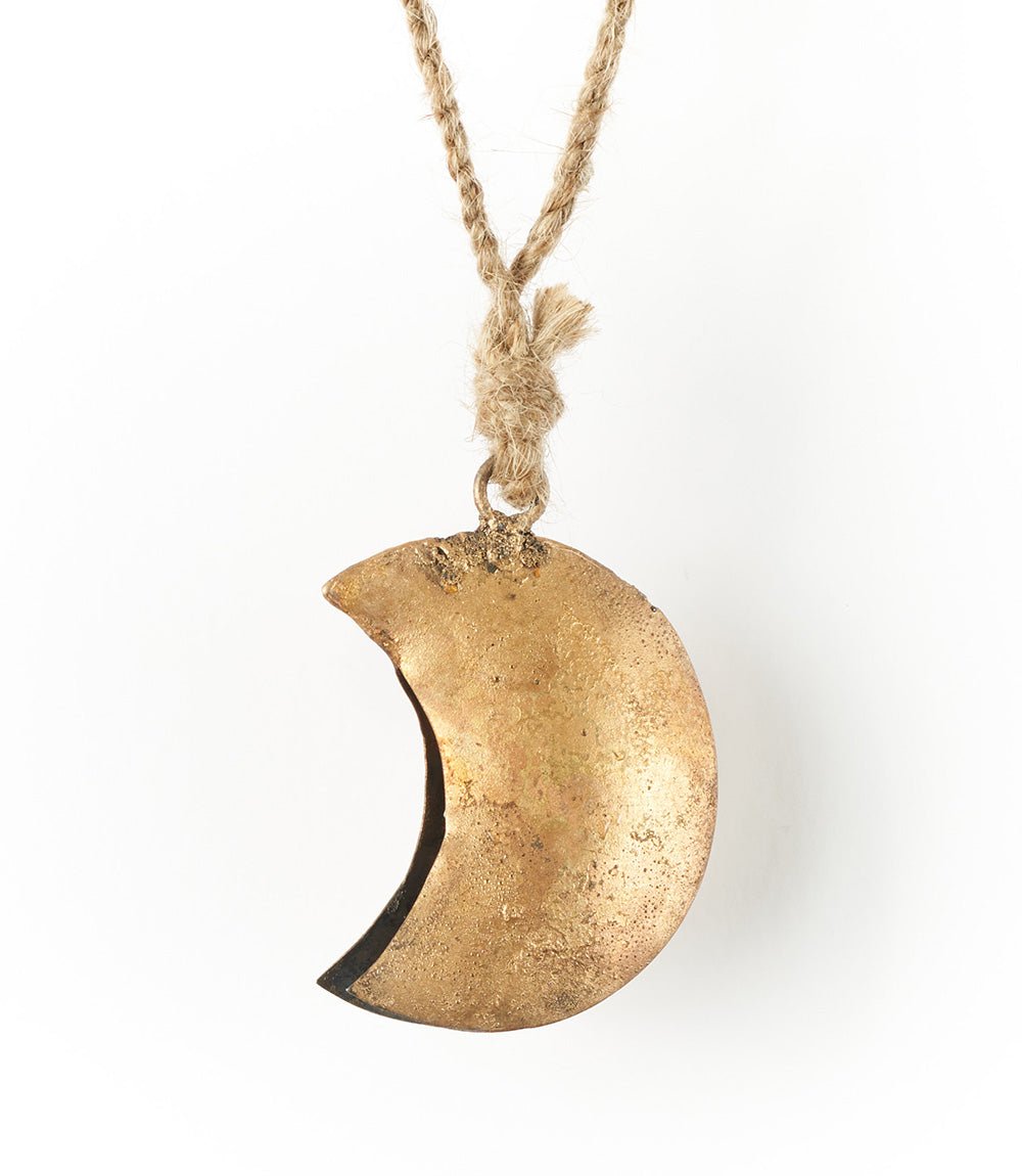 Indukala Crescent Moon Wind Chime - Rustic bell - Che Cose Belle