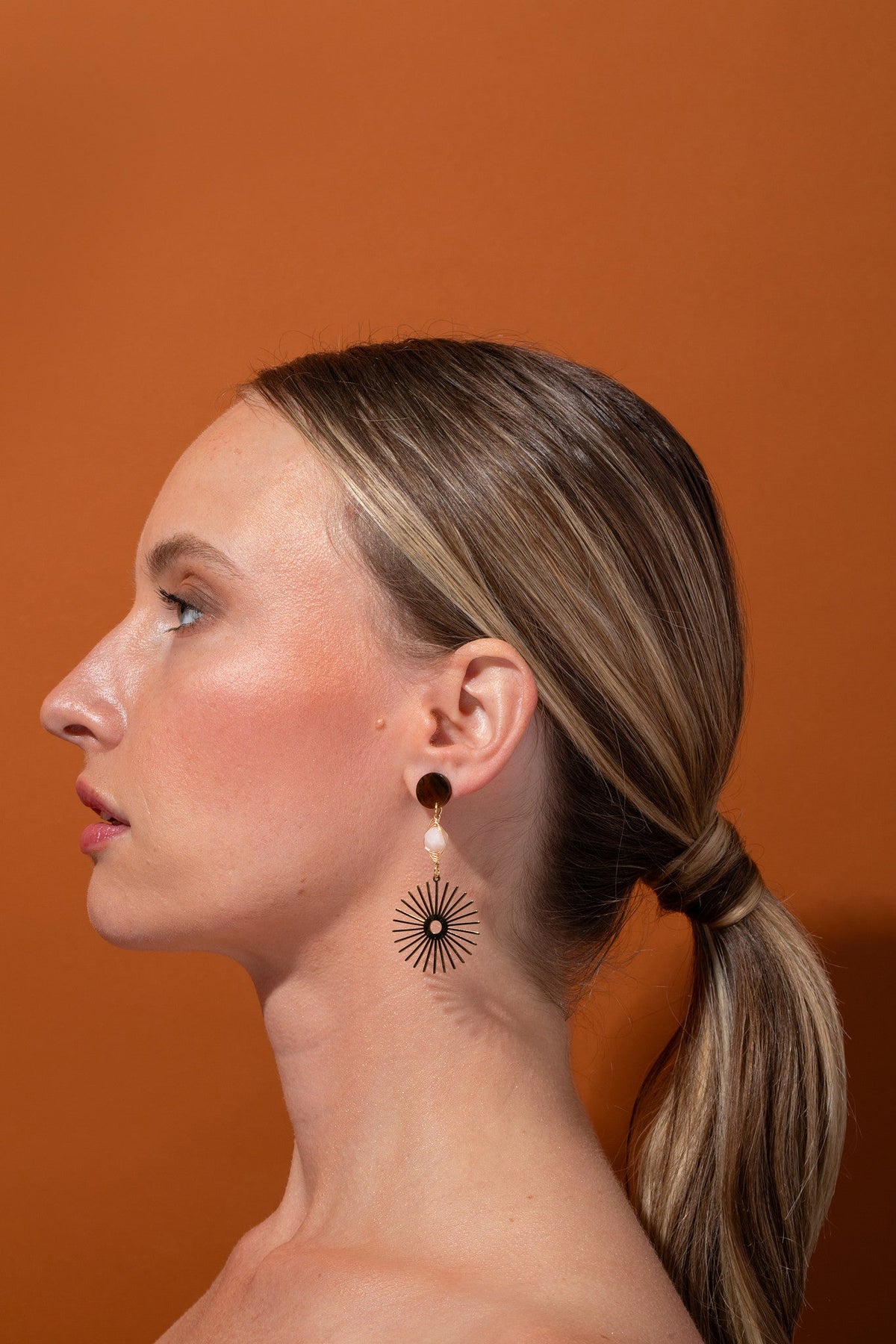 Isela Brown + Pink Jade Sun Burst Earrings - Che Cose Belle