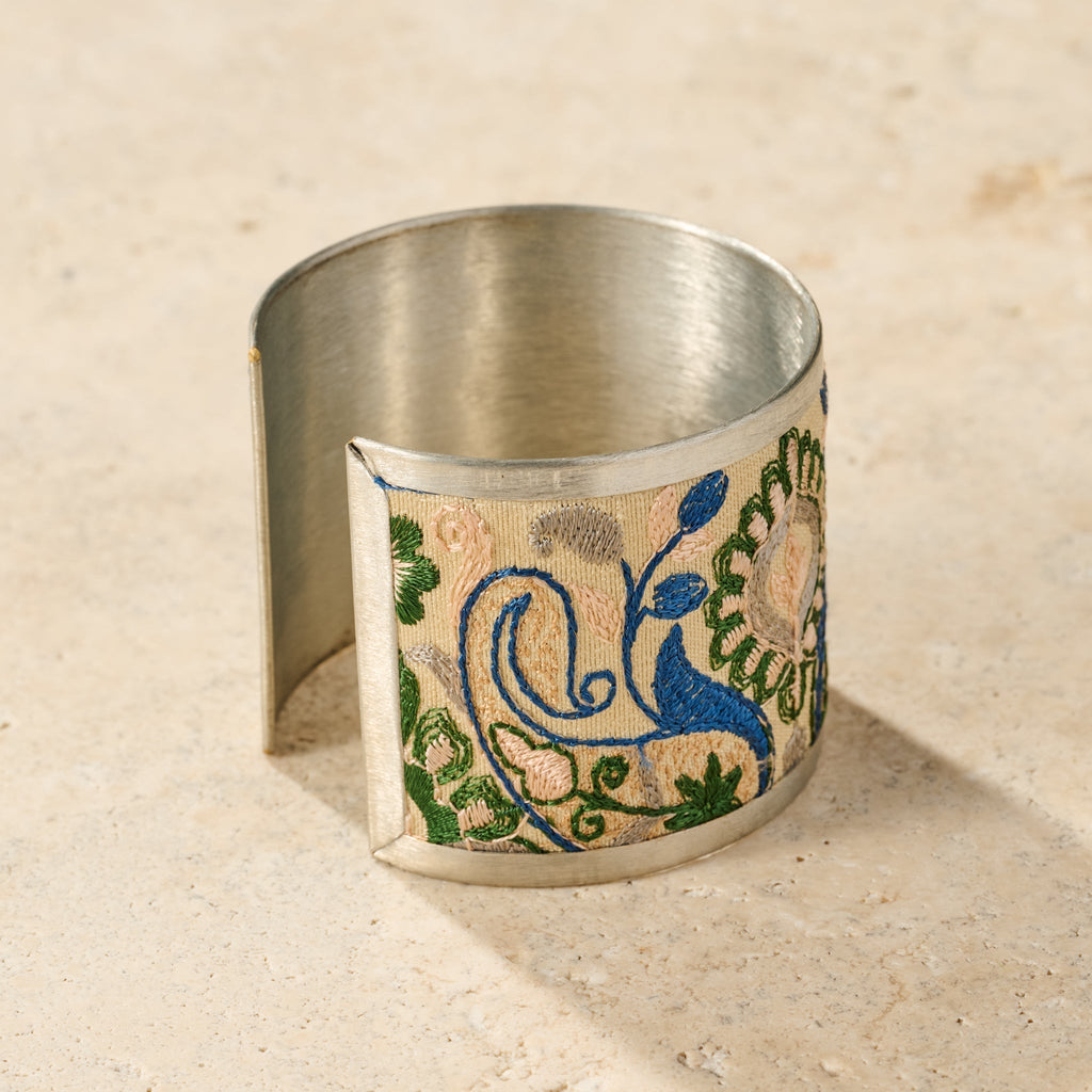 Jabardasta Silk Embroidered Cuff - Che Cose Belle