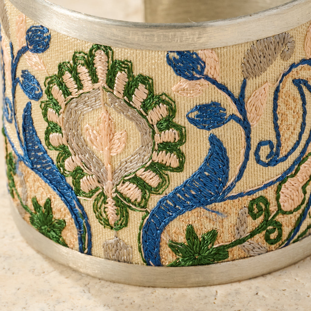 Jabardasta Silk Embroidered Cuff - Che Cose Belle