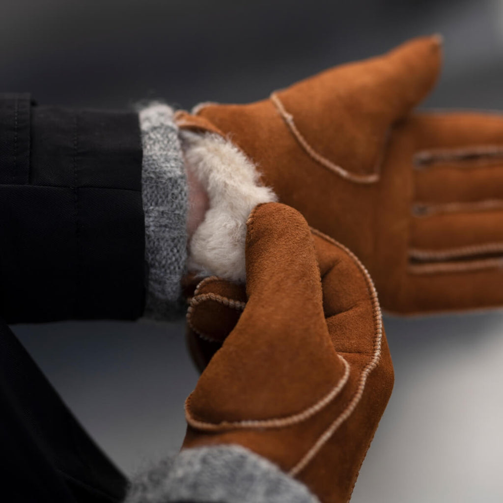 Jack (camel) – Suede leather gloves with luxurious sheep fur lining - Che Cose Belle