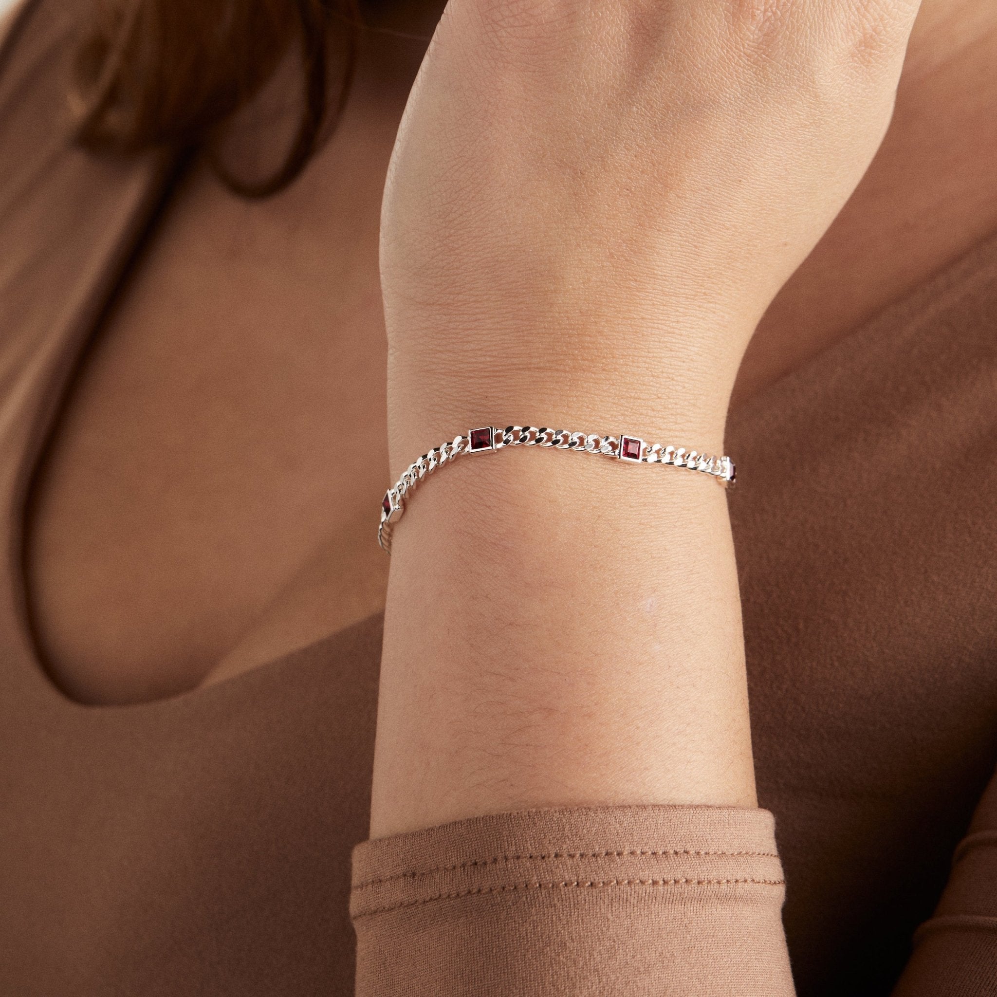 January Birthstone Scarlet Curb Chain Bracelet - Che Cose Belle