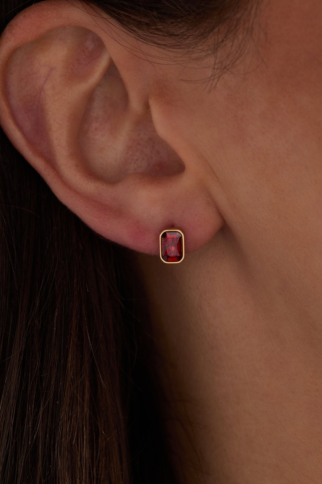 January Emerald - Cut Birthstone Stud - Che Cose Belle