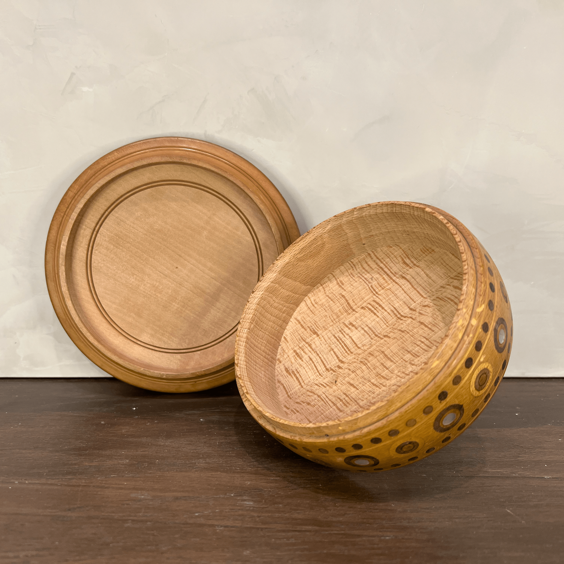 Kalyna Vintage Round Carved Keepsake Box - Che Cose Belle