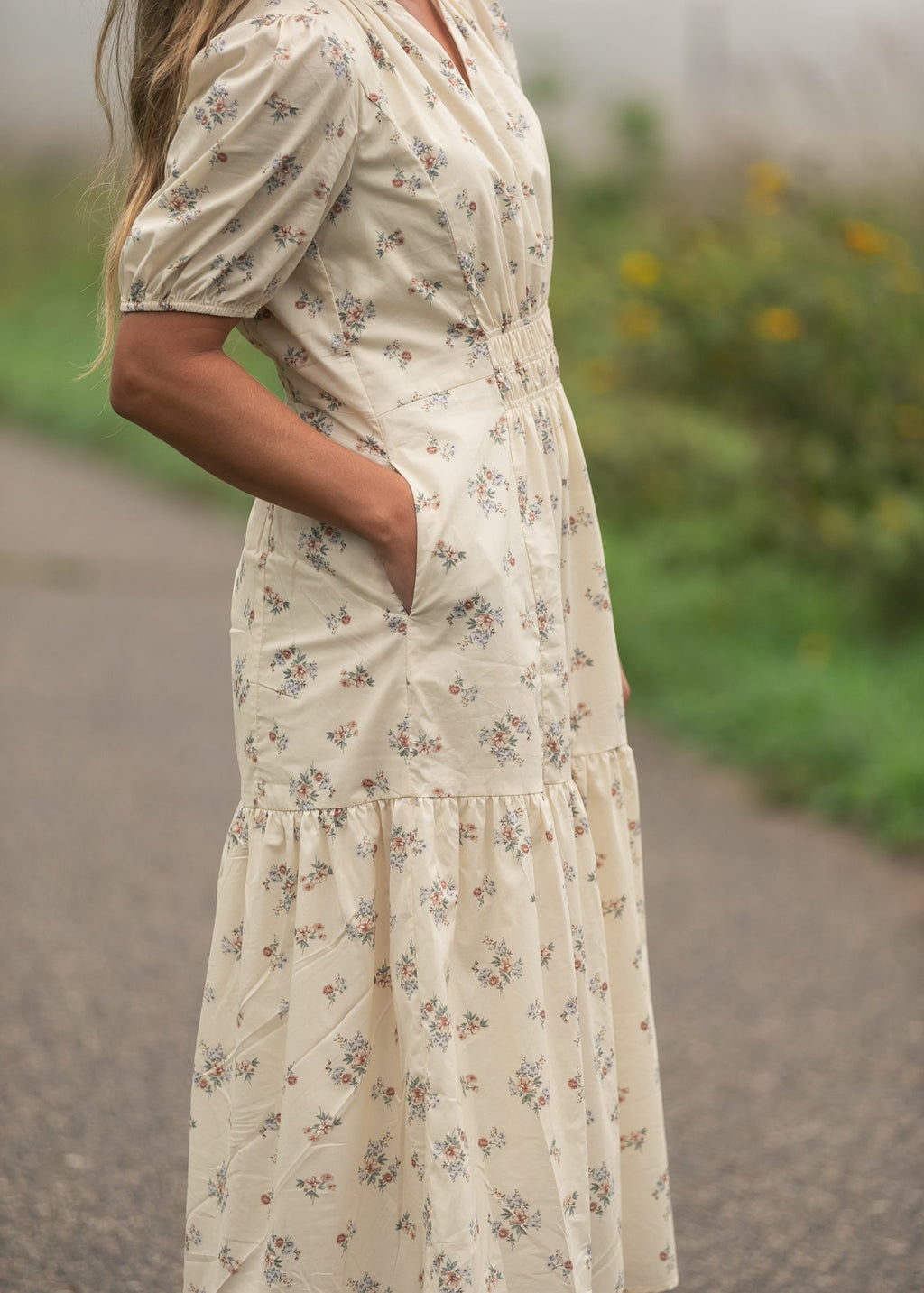 Katrina Half Sleeve Floral Midi Dress - Che Cose Belle