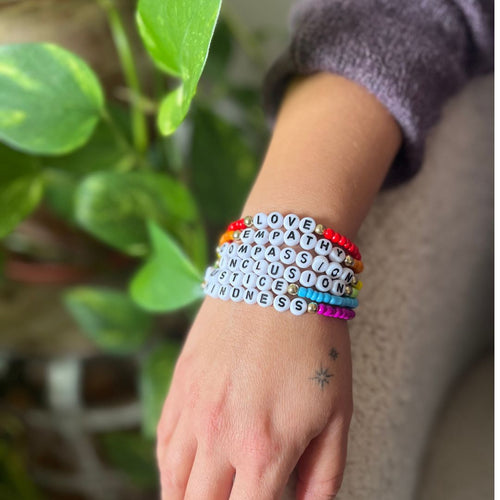 'Kindness Is' Bracelet Set - Che Cose Belle
