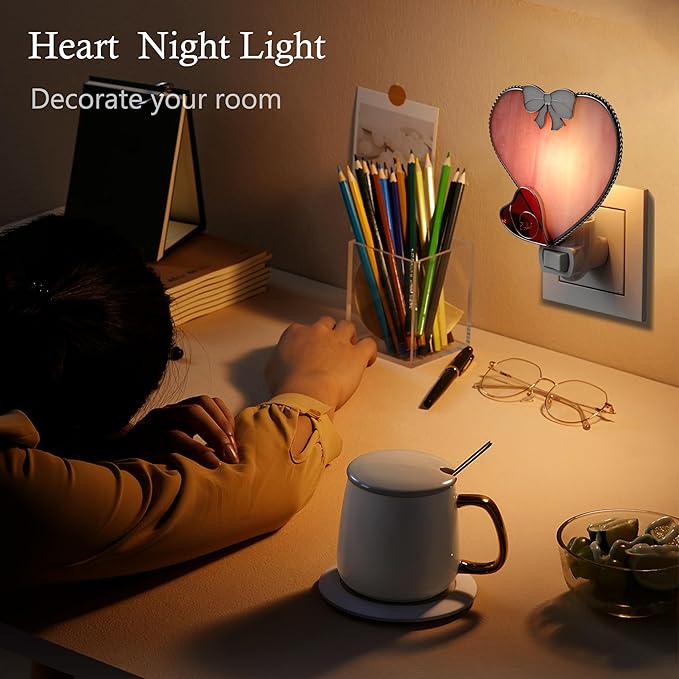KY&BOSAM Plug in Pink Heart Night Light Stained Glass Nightlight Decorative Wall Night lights with On/Off Switch Come with 7 Watt Bulb Mother`s Christmas Valentine`s Holiday Spring & Winter Home Decor - Che Cose Belle
