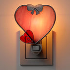 KY&BOSAM Plug in Pink Heart Night Light Stained Glass Nightlight Decorative Wall Night lights with On/Off Switch Come with 7 Watt Bulb Mother`s Christmas Valentine`s Holiday Spring & Winter Home Decor - Che Cose Belle