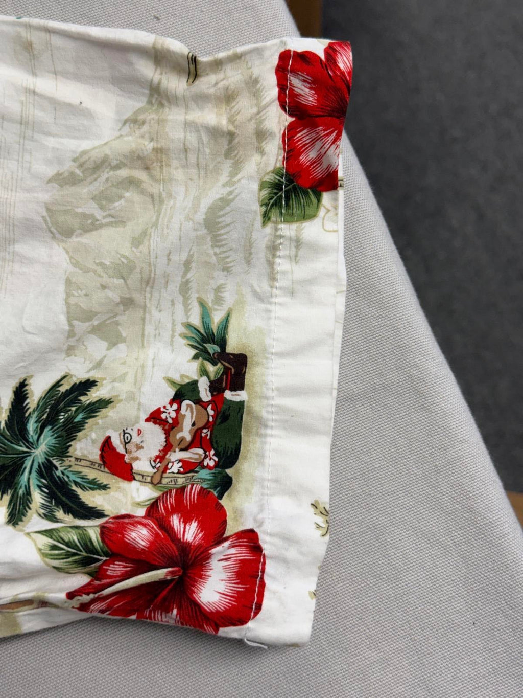 Ky's Men Hawaiian Shirt Surfing Santa Made in Hawaii Shirt L - Che Cose Belle