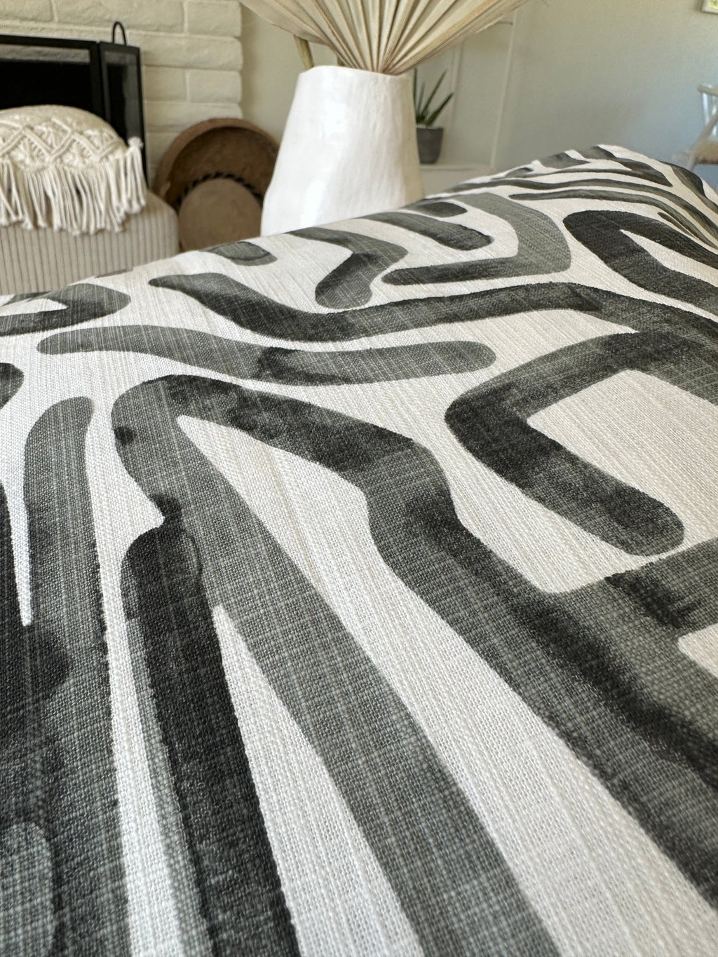 Labyrinth Pillow Cover - Black - Che Cose Belle