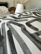 Labyrinth Pillow Cover - Black - Che Cose Belle