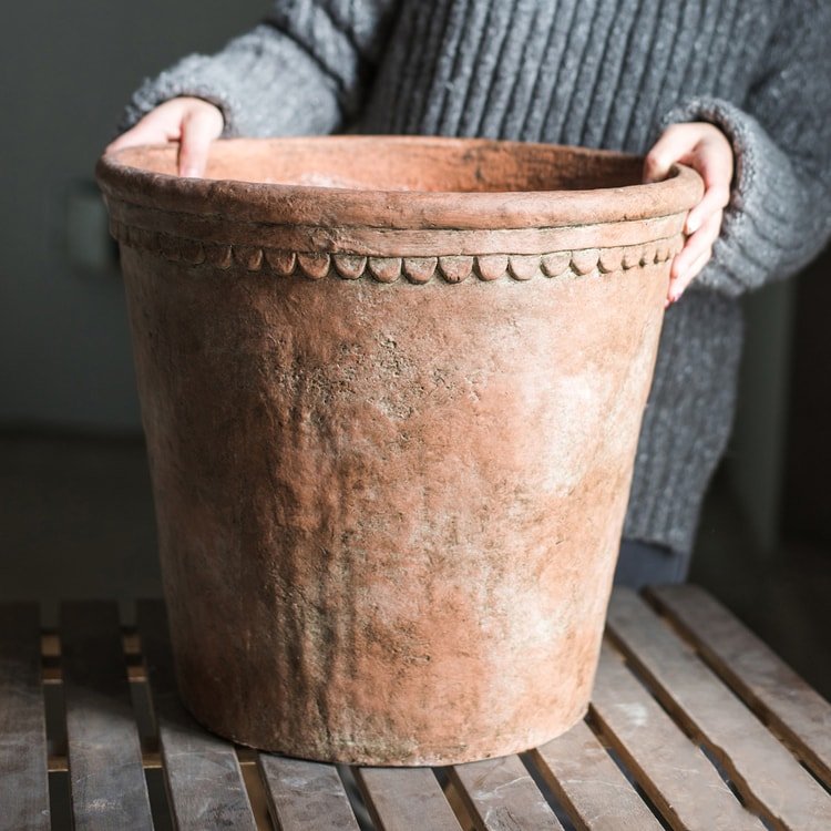Large Terracotta Red Concrete Planter Pot - Che Cose Belle