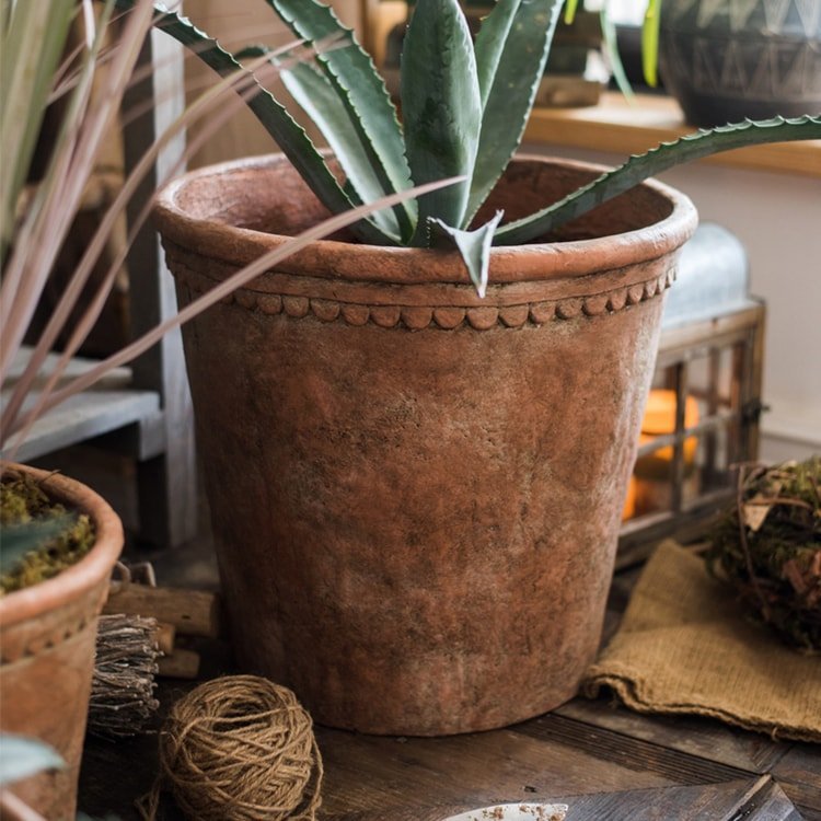 Large Terracotta Red Concrete Planter Pot - Che Cose Belle