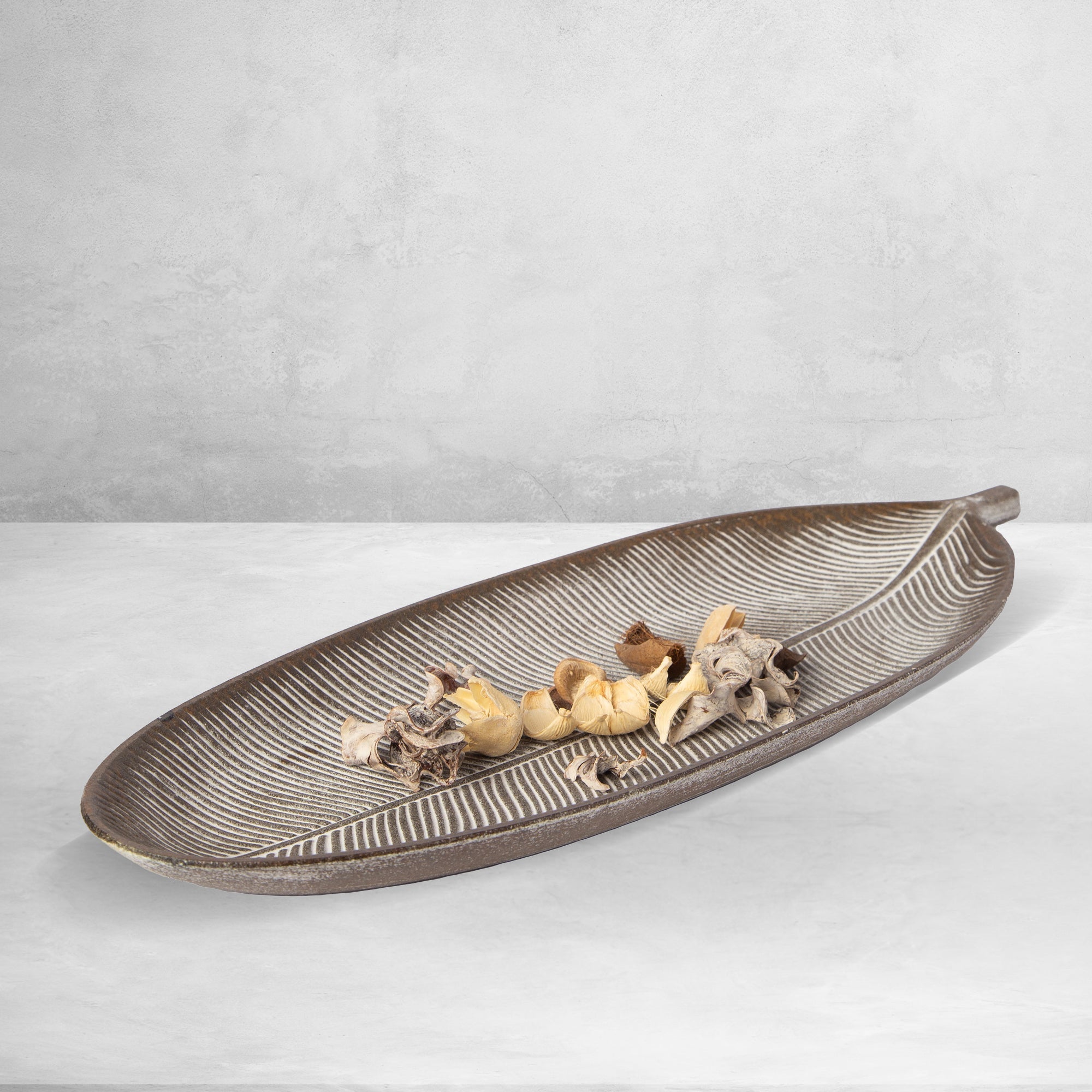 Leaf Design Wood Tray — Elegant Decorative MDF Tray for Home & Events - Che Cose Belle