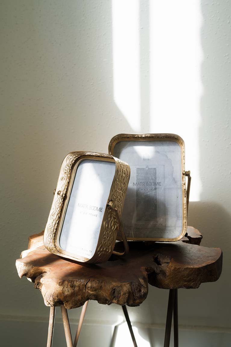 Loha 4x6 Rounded Picture Frame - Embossed Iron - Che Cose Belle