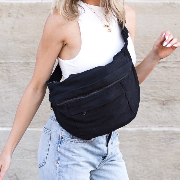 London Oversized Canvas Crescent Sling - Che Cose Belle
