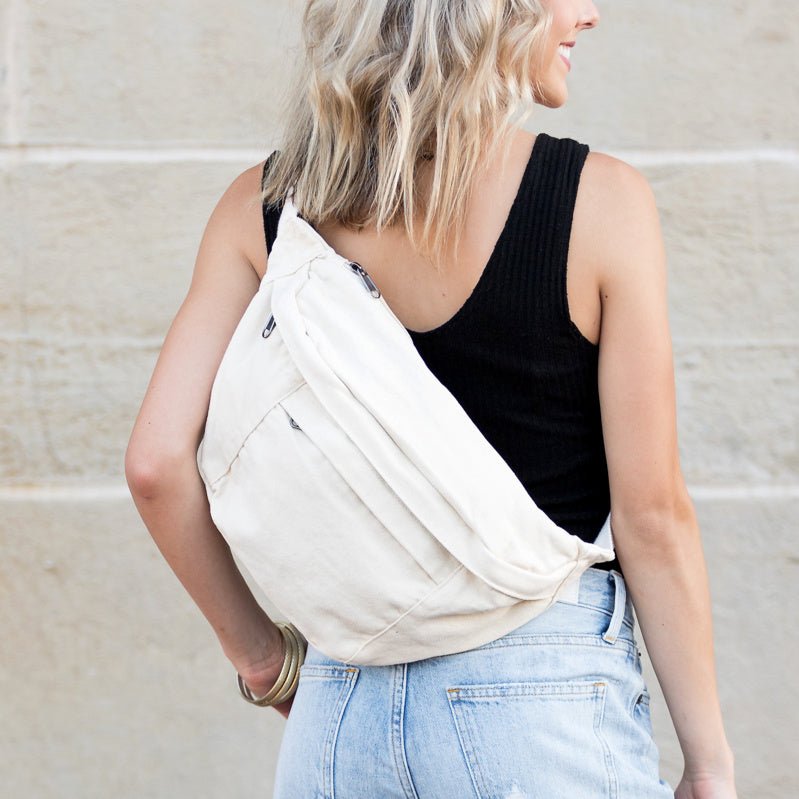 London Oversized Canvas Crescent Sling - Che Cose Belle