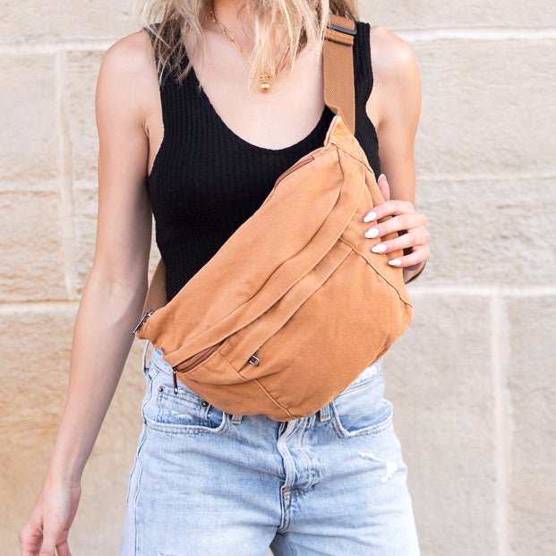 London Oversized Canvas Crescent Sling - Che Cose Belle