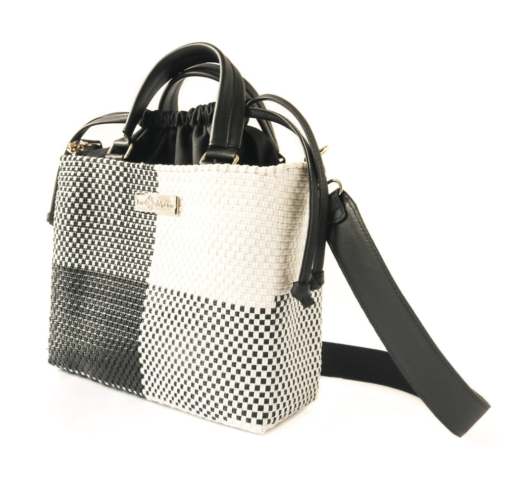 Lucy Medium Woven Crossbody Drawstring Bag - Che Cose Belle