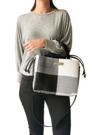 Lucy Medium Woven Crossbody Drawstring Bag - Che Cose Belle
