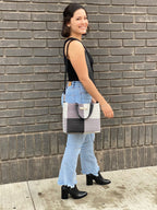 Lucy Medium Woven Crossbody Drawstring Bag - Che Cose Belle