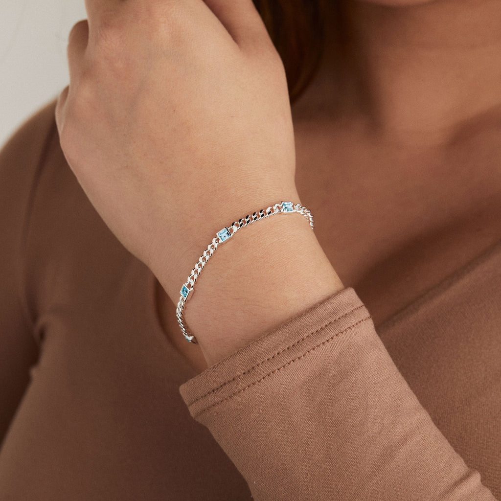 March Birthstone Aquamarine Curb Chain Bracelet - Che Cose Belle