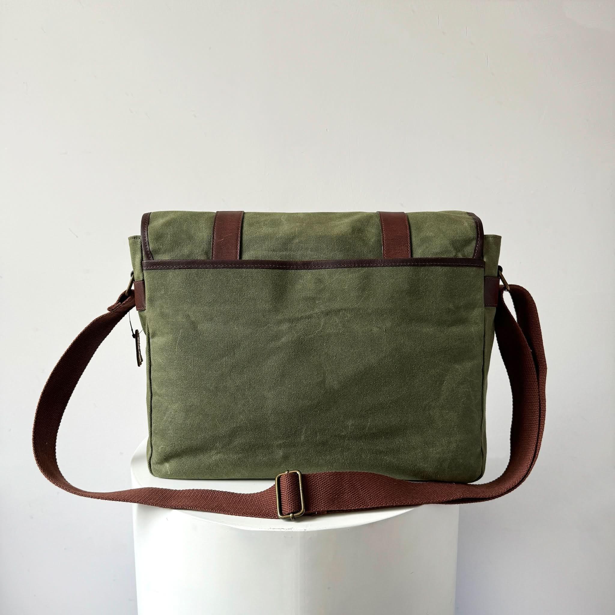 Maxwell Waxed Canvas Messenger Bag - 16” Laptop - Classic - Che Cose Belle