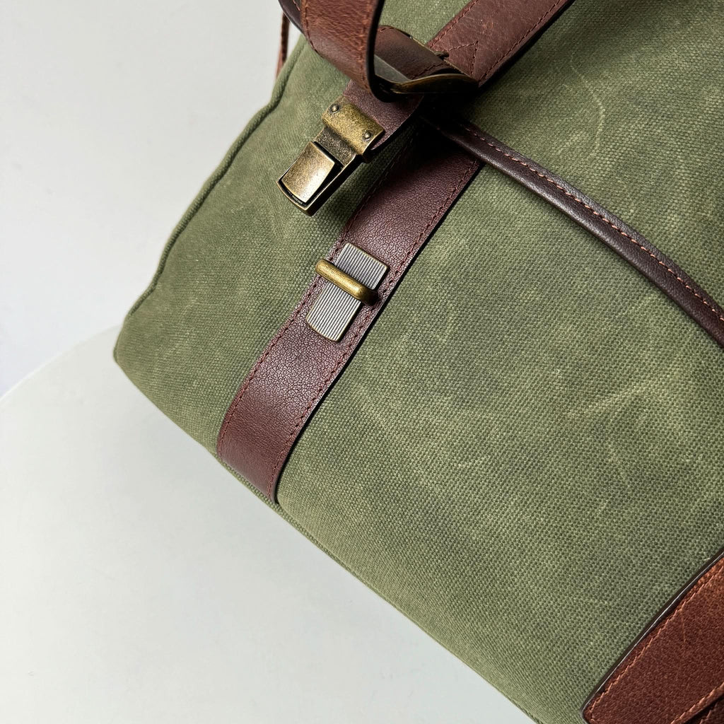 Maxwell Waxed Canvas Messenger Bag - 16” Laptop - Classic - Che Cose Belle