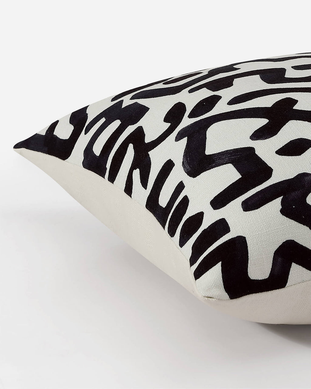 Maya Throw Pillow - Che Cose Belle