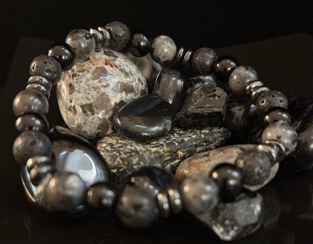 Men's Mystic Warrior Bracelet – Labradorite, Black Onyx & Lava Rock with Black Metal Spacers (Fits Large Wrists) - Che Cose Belle