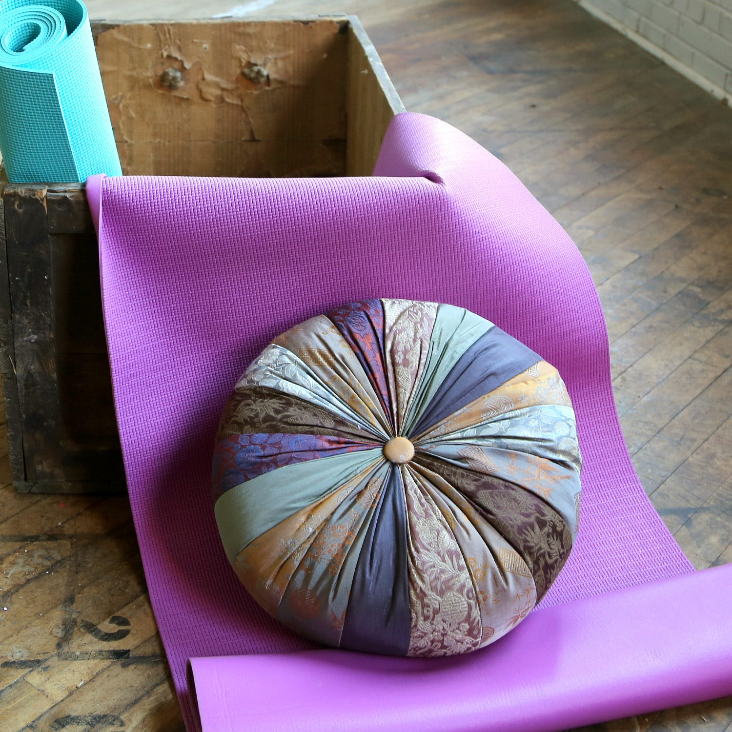 Mindful Yoga Pillow - Che Cose Belle