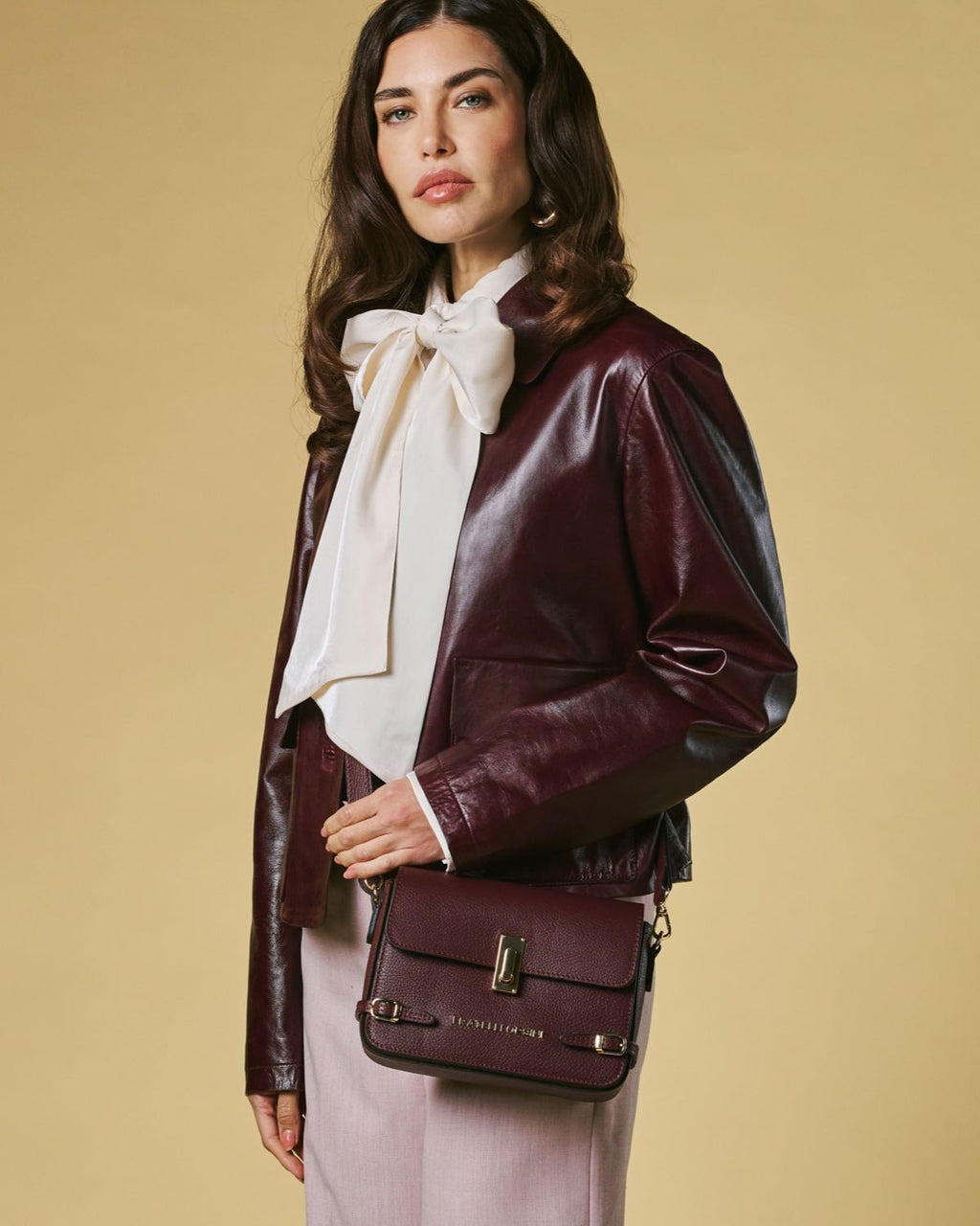 Mirella (eggplant) - Italian calf leather women's crossbody bag (with shoulder strap) - Che Cose Belle