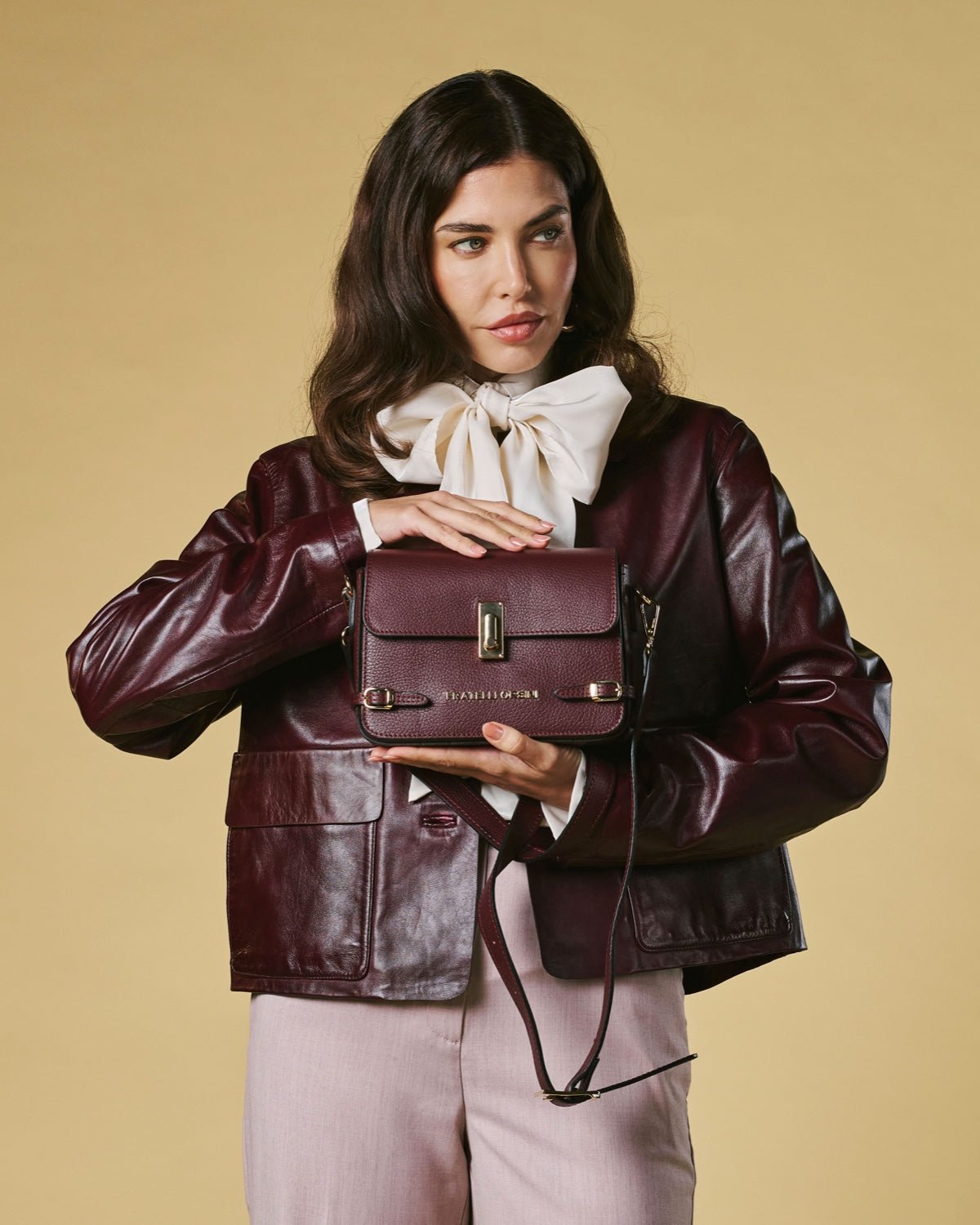 Mirella (eggplant) - Italian calf leather women's crossbody bag (with shoulder strap) - Che Cose Belle