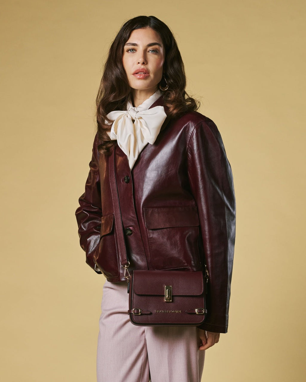 Mirella (eggplant) - Italian calf leather women's crossbody bag (with shoulder strap) - Che Cose Belle