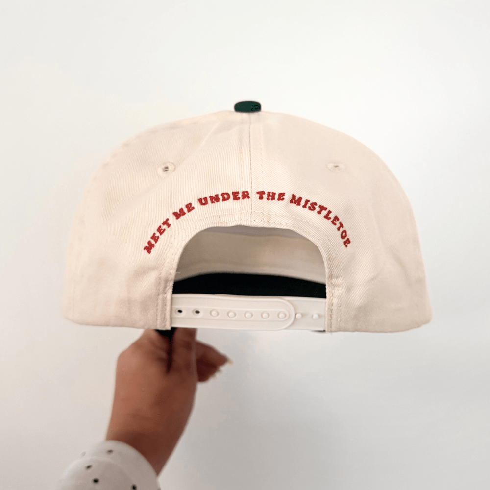 MISTLETOE ♡ holiday junkie x embroidered hat - Che Cose Belle