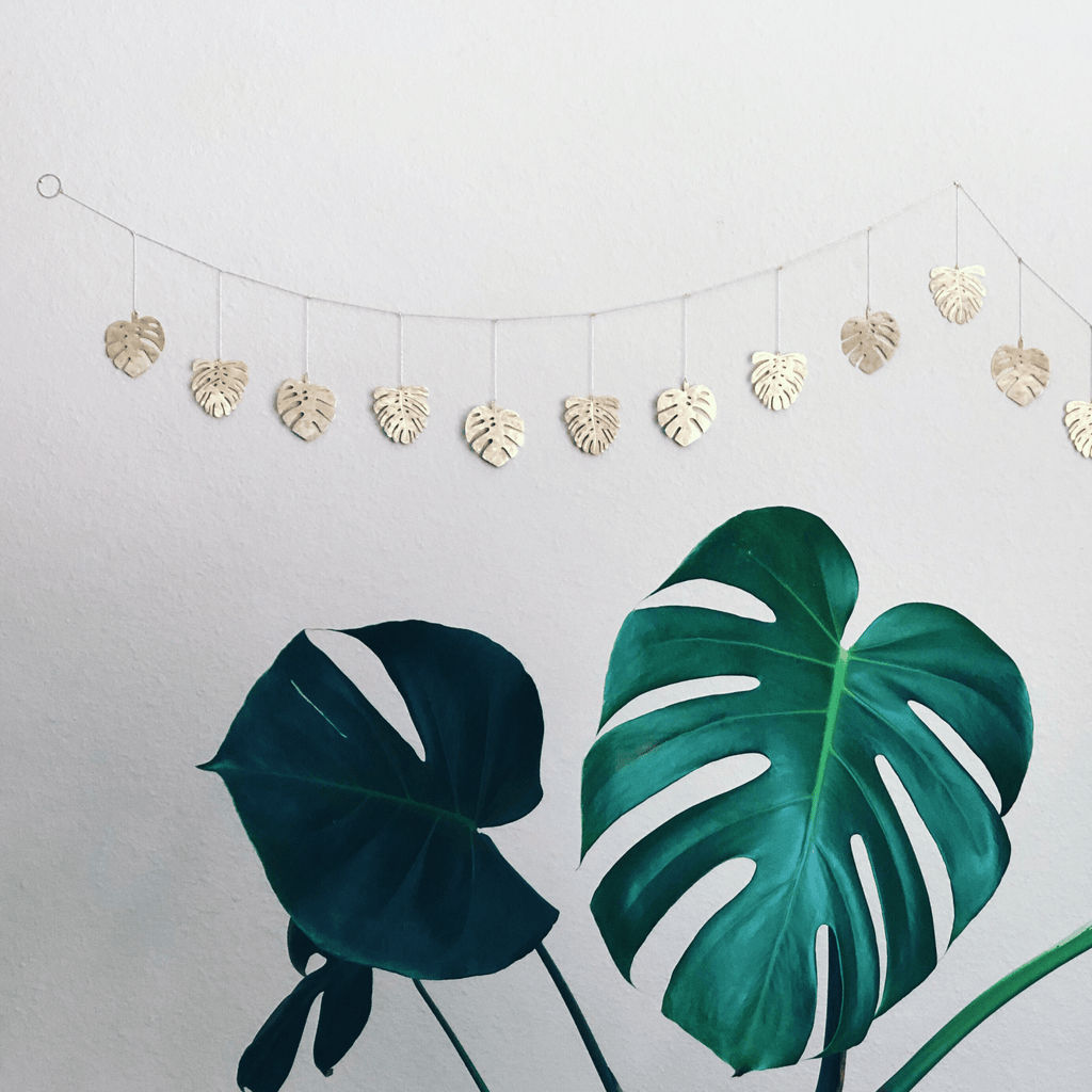 Monstera Hammered Brass Garland - Che Cose Belle