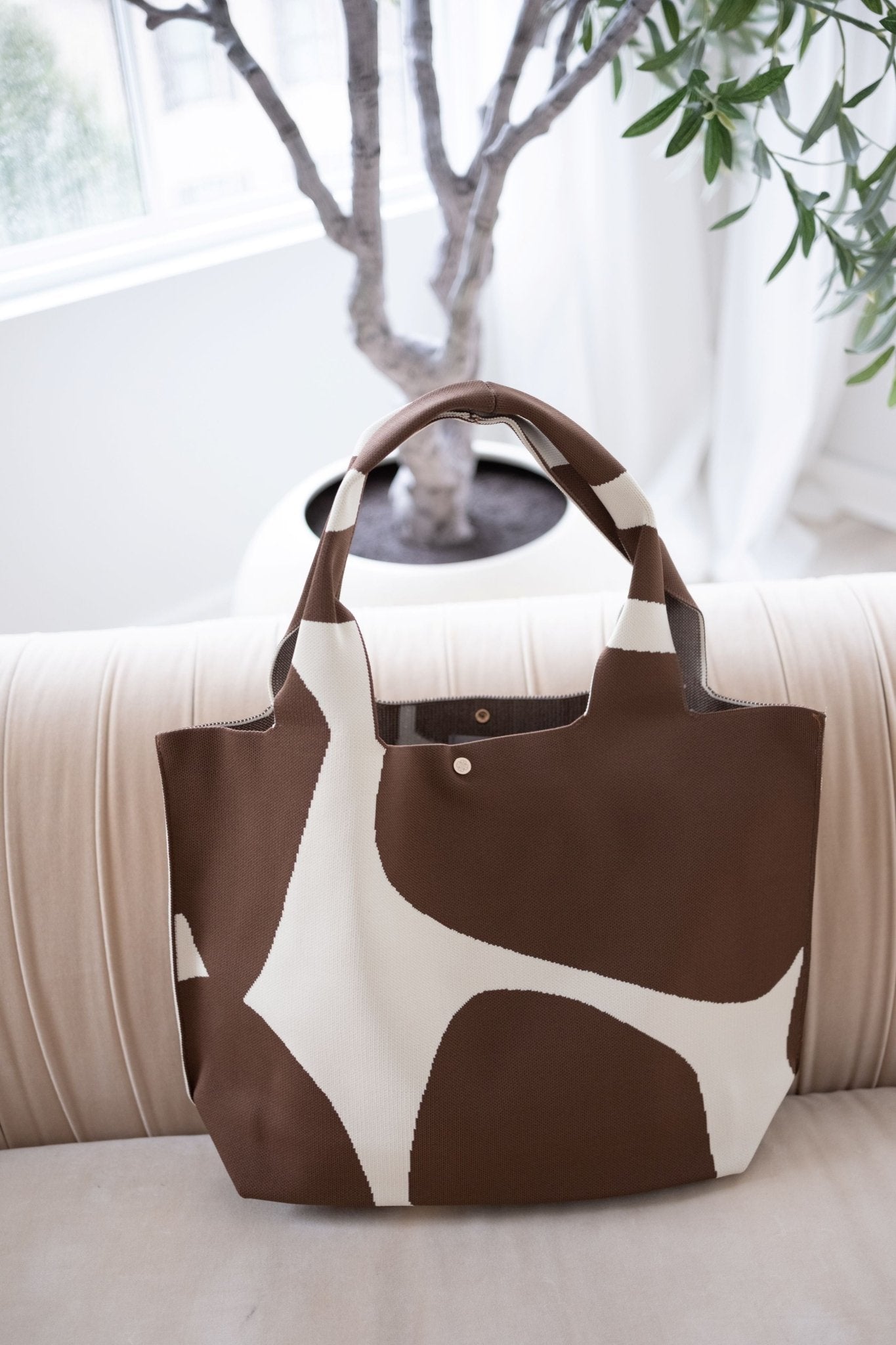 MOOdy Latte Signature Tote - Che Cose Belle