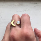 Moon Goddess Ring - Crescent Moon with Rainbow Moonstone - Che Cose Belle